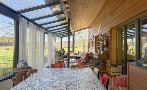 19 Th C Castle Outbuildings, Stabbles, Pool