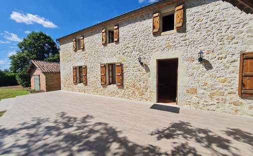 Castle for Sale in Lectoure, Occitanie, France