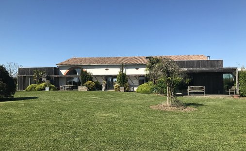 Château Villefranche De Lauragais 800.0 Sqm 12 Bedrooms