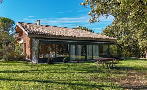 19 Th C Castle Outbuildings, Stabbles, Pool