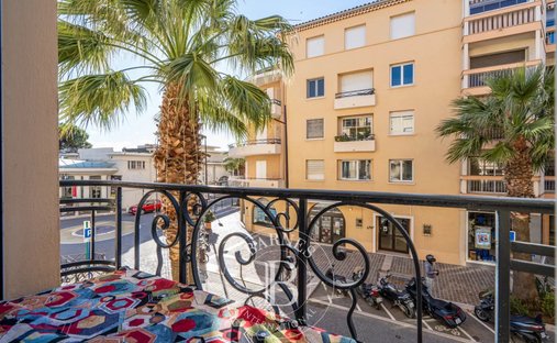 Apartment in Ville-Les Saquedes-Le Bouillonnet, Sainte-Maxime, France 1