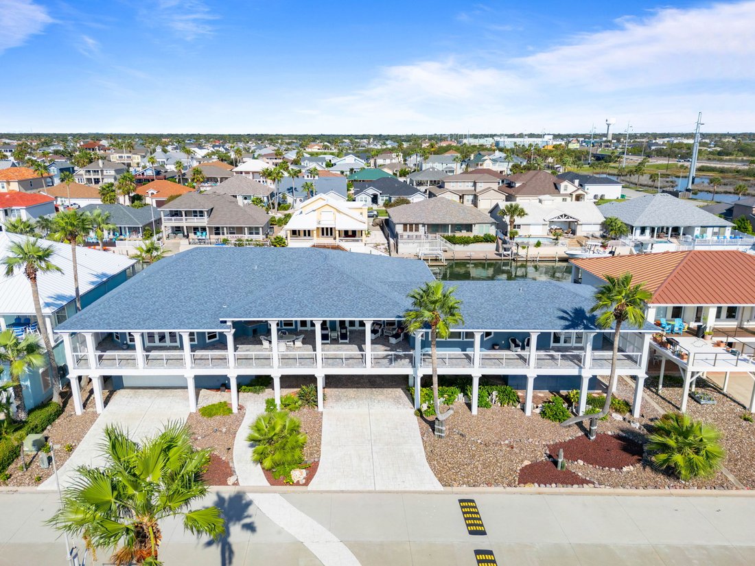House in Aransas Pass, Texas, United States 1 - 16767704