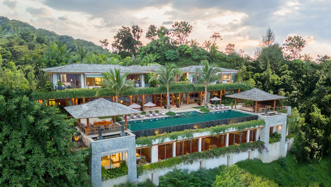 The Signature 7 Bedrooms Villa with Ocean Views (AND10)