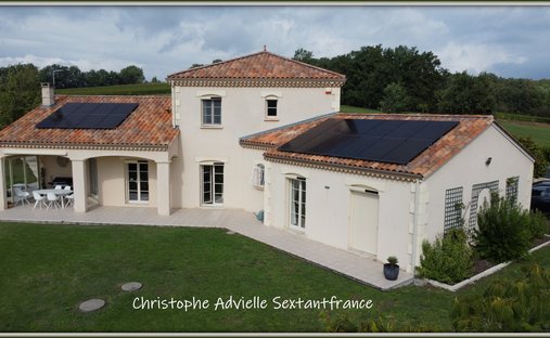 Castle for Sale in Gageac-et-Rouillac, Nouvelle-Aquitaine, France - 3