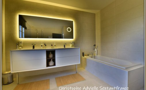 Castle for Sale in Gageac-et-Rouillac, Nouvelle-Aquitaine, France