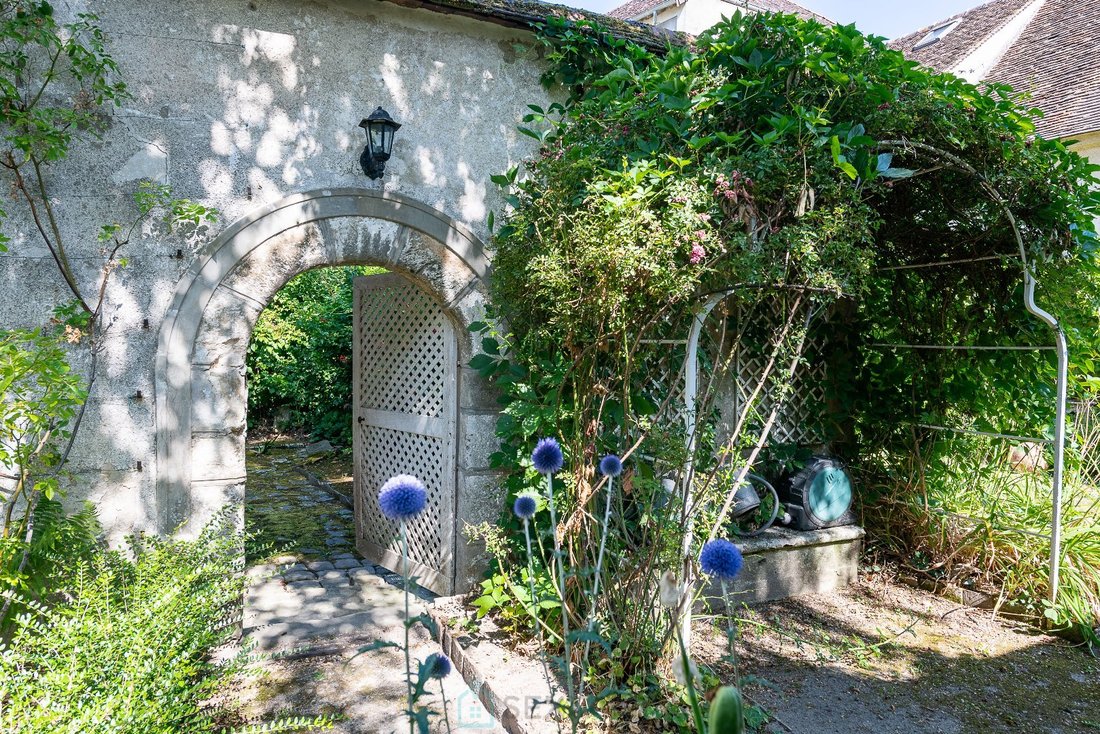 House in Moret-sur-Loing, Moret-Loing-et-Orvanne, France 4 - 16770084