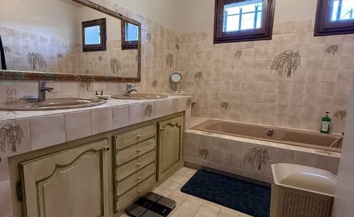 Castle for Sale in Forcalquier, Provence-Alpes-Côte d'Azur, France