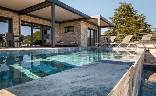 Castle for Sale in Istres, Provence-Alpes-Côte d'Azur, France