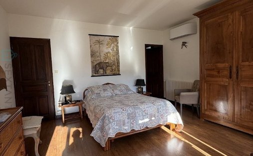 Castle for Sale in Forcalquier, Provence-Alpes-Côte d'Azur, France