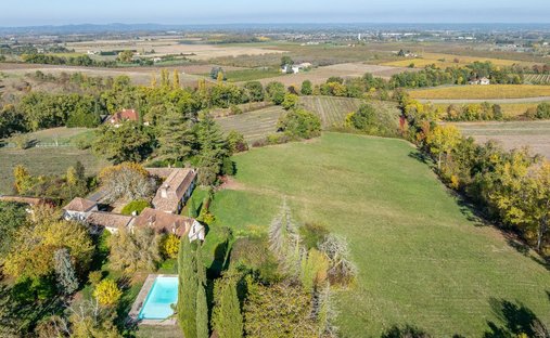 Castle for Sale in Gageac-et-Rouillac, Nouvelle-Aquitaine, France
