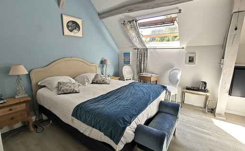 Castle for Sale in Amboise, Centre-Val de Loire, France