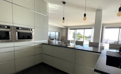 Castle for Sale in Istres, Provence-Alpes-Côte d'Azur, France