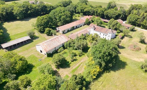 Castle for Sale in Barbezieux-Saint-Hilaire, Nouvelle-Aquitaine, France