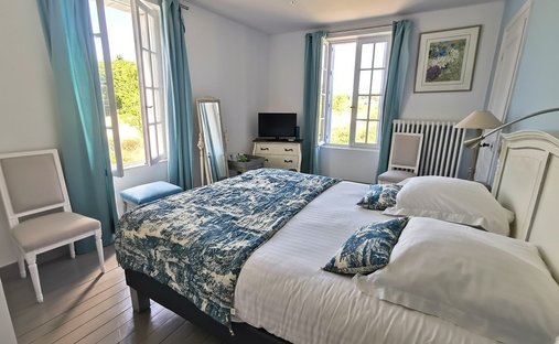 Castle for Sale in Amboise, Centre-Val de Loire, France