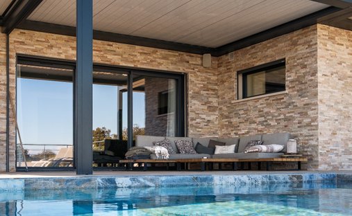 Castle for Sale in Istres, Provence-Alpes-Côte d'Azur, France