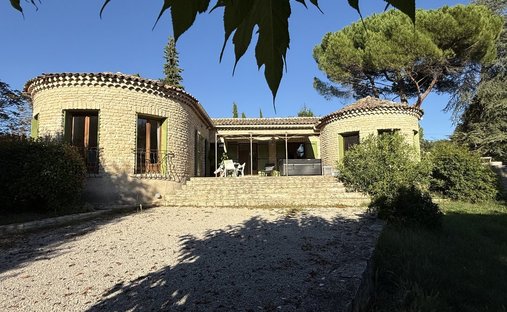 Castle for Sale in Forcalquier, Provence-Alpes-Côte d'Azur, France