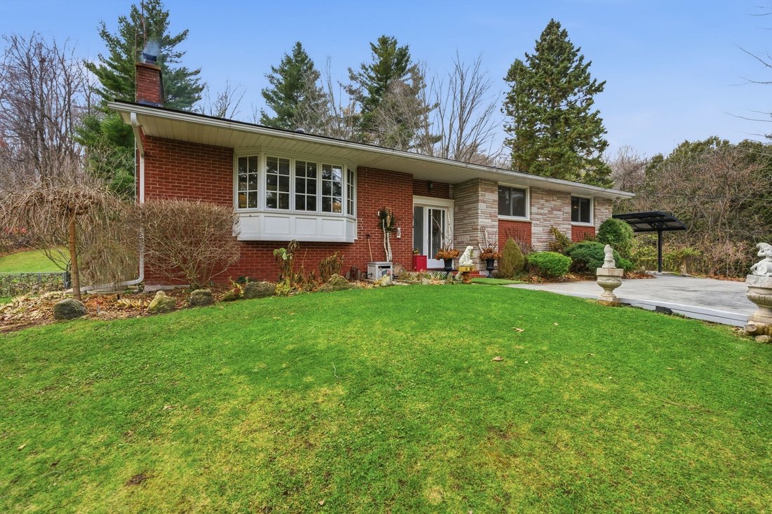 Bungalow in Burlington, Ontario, Canada 1 - 16772901