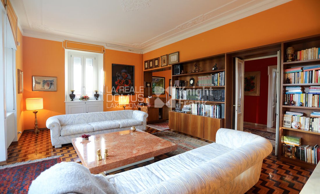 Villa in Valmorea, Lombardy, Italy 3 - 16771256