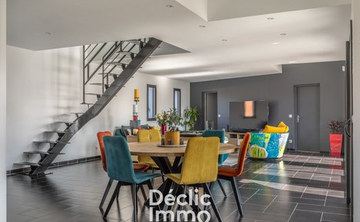 Castle for Sale in Bouliac, Nouvelle-Aquitaine, France