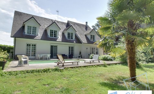 House in Dampierre-en-Yvelines, Ile-de-France, France 1