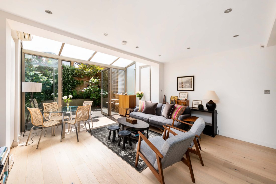 Townhouse in Campden Hill, Kensington And Chelsea, England 1 - 16772522