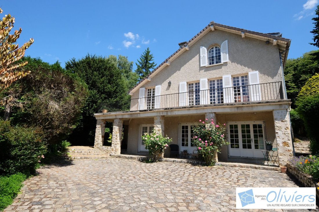House in Milon-la-Chapelle, Ile-de-France, France 1 - 16774044