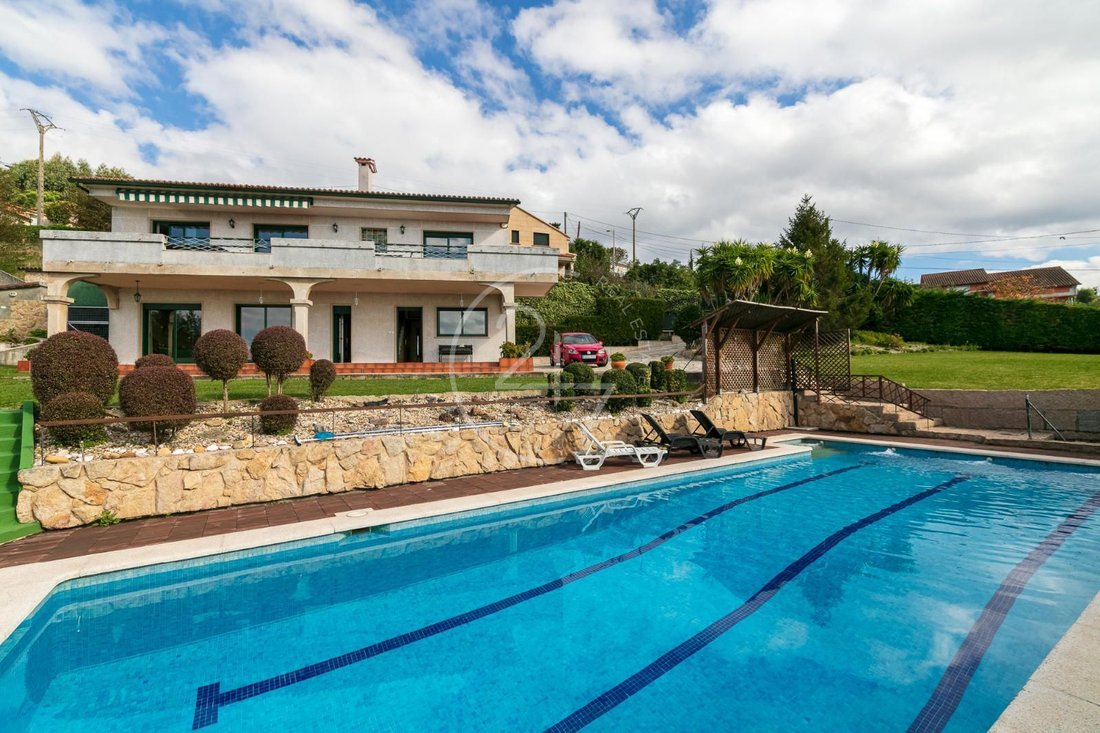 Villa in Cangas (District), Cangas, Spain 2 - 16770955