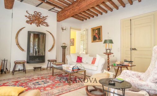 Sale Of Equestrian Estate Aimargues, 260m² 6 Rooms 1,050,000€ With Swimming Pool