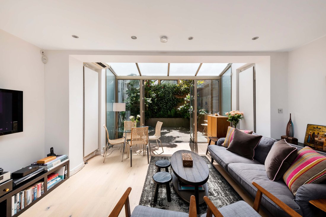 Townhouse in Campden Hill, Kensington And Chelsea, England 2 - 16772522