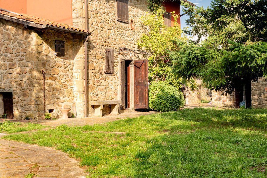 Country House in Uzzano, Tuscany, Italy 4 - 16773460