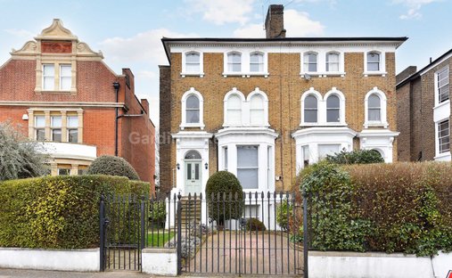 House in Ealing (London Borough of Ealing), Ealing, England 1