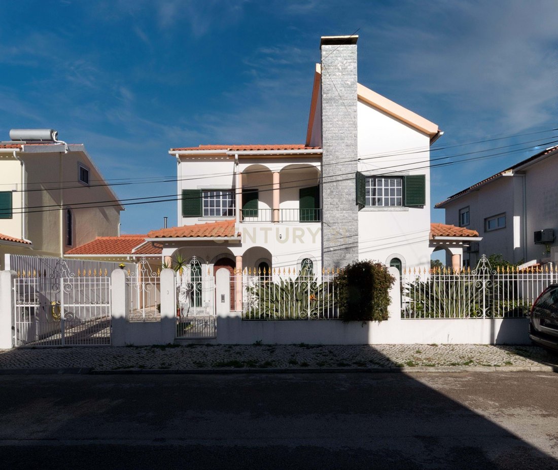 Villa in Charneca de Caparica e Sobreda, Setubal, Portugal 1 - 16773273