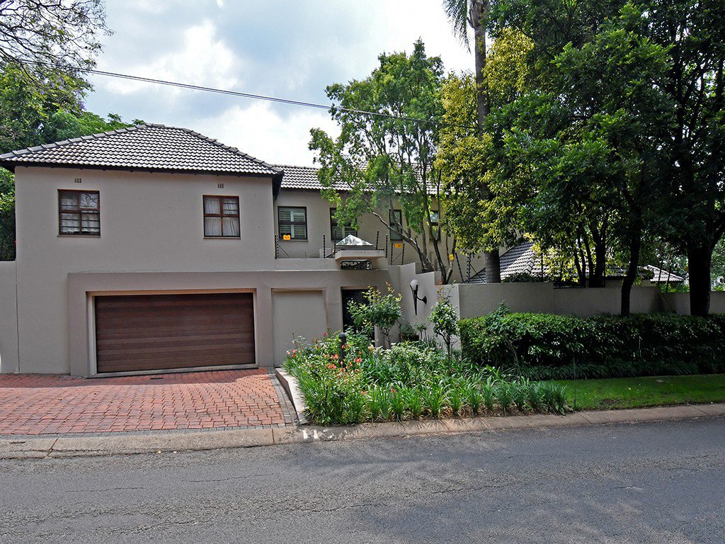 House in Morningside, Benmore Gardens, Gauteng 1 - 16630710