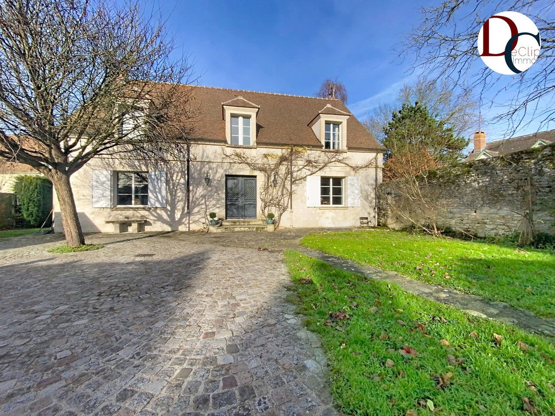 House in Senlis, Hauts-de-France, France 1 - 16772734