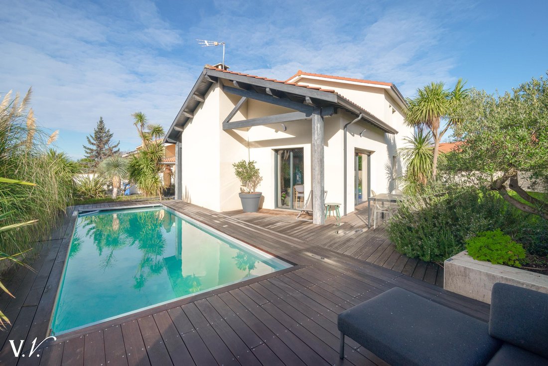 Villa in Flourens, Occitania, France 1 - 16771168