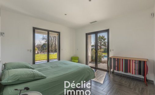 Castle for Sale in Bouliac, Nouvelle-Aquitaine, France