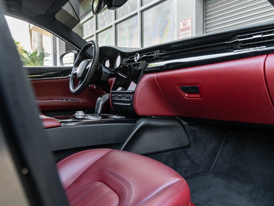 Sedan in Naples, FL 2 - 16752947