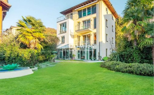 Villa in Porto Ceresio, Lombardy, Italy 1