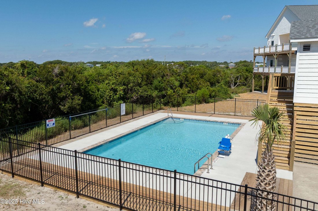 House in North Topsail Beach, North Carolina, United States 3 - 16771913
