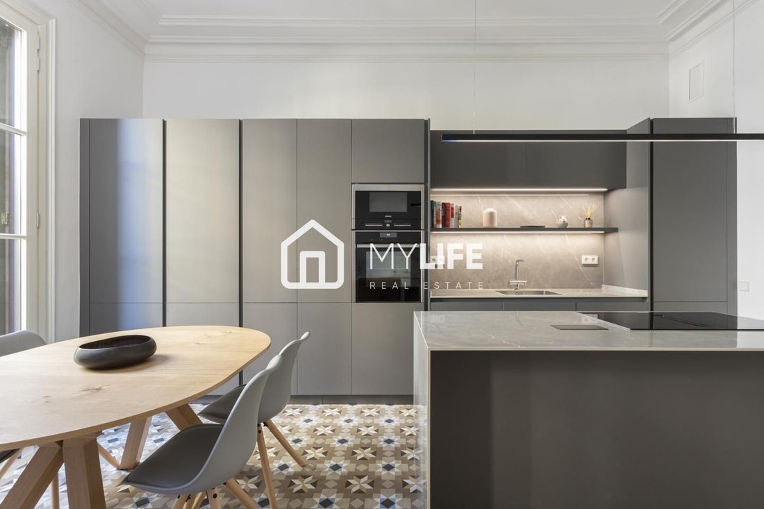 Apartment in Eixample, Barcelona, Spain 4 - 15233554