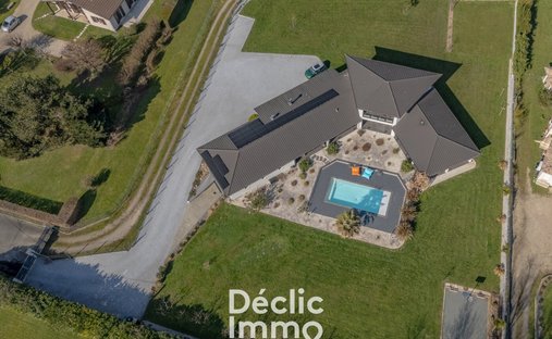 Castle for Sale in Bouliac, Nouvelle-Aquitaine, France