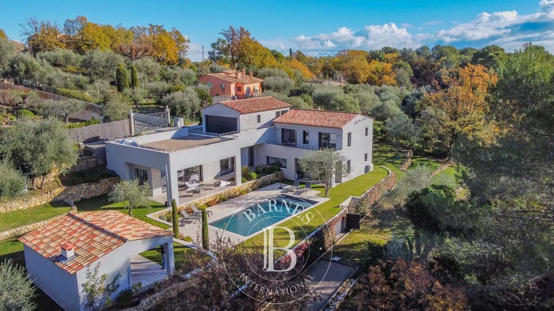 Villa in Le Rouret, Provence-Alpes-Côte d'Azur, France 2 - 16771285