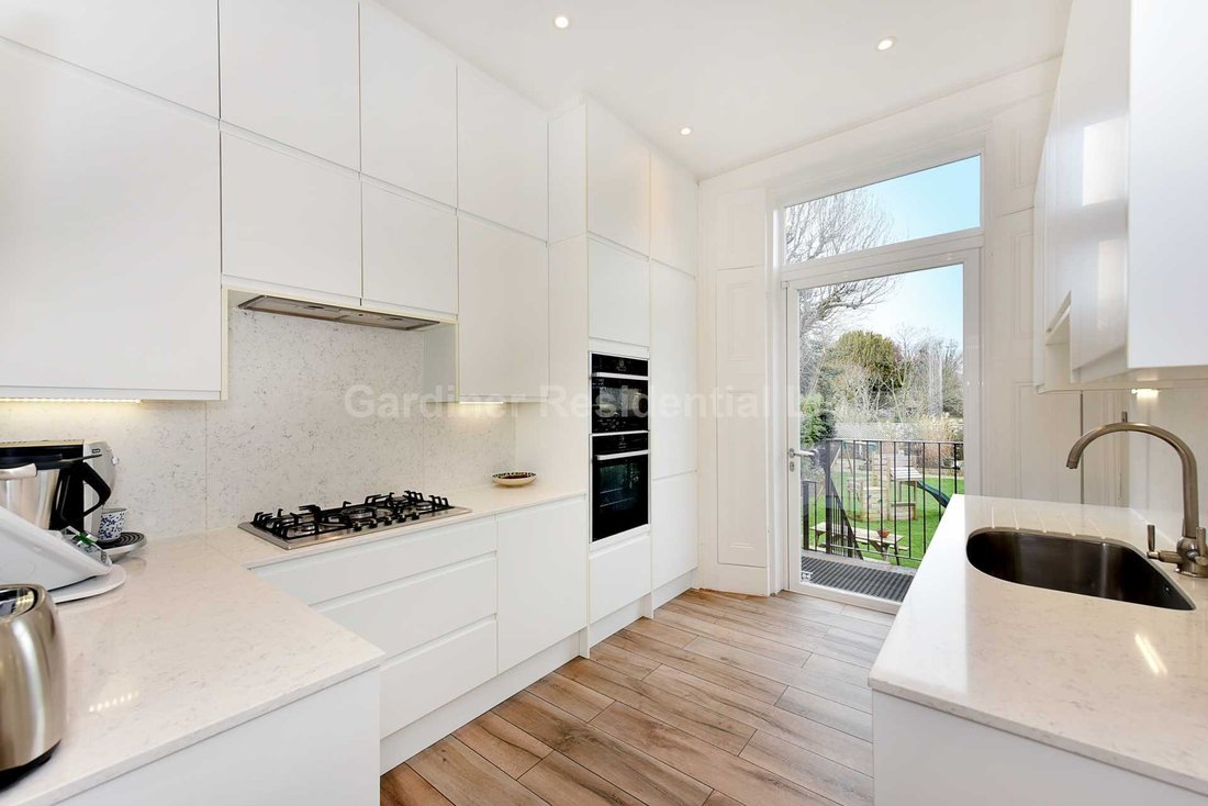 House in Ealing (London Borough of Ealing), Ealing, England 3 - 16772425