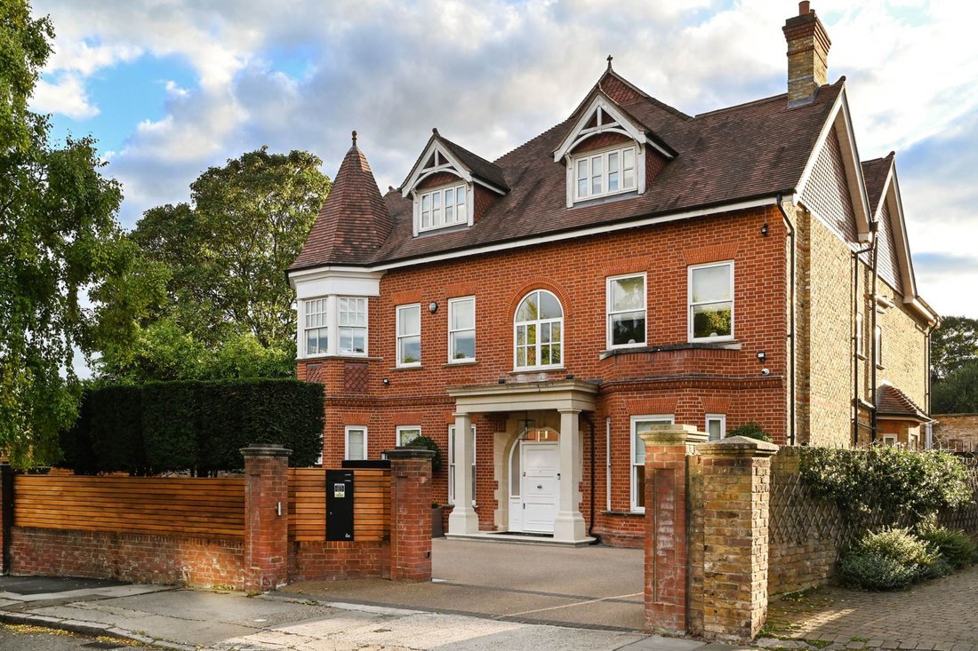 House in Ealing (London Borough of Ealing), Ealing, England 2 - 16772432