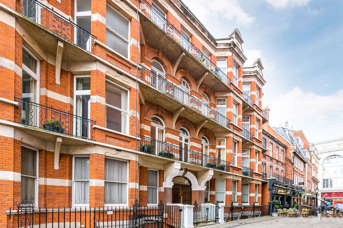 Townhouse in Campden Hill, Kensington And Chelsea, England 1 - 16772582