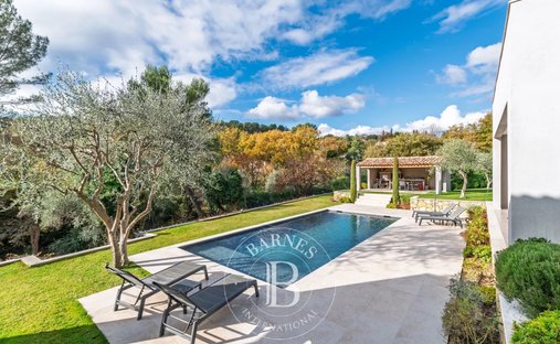 Villa en Le Rouret, Provenza-Alpes-Costa Azul, Francia 1