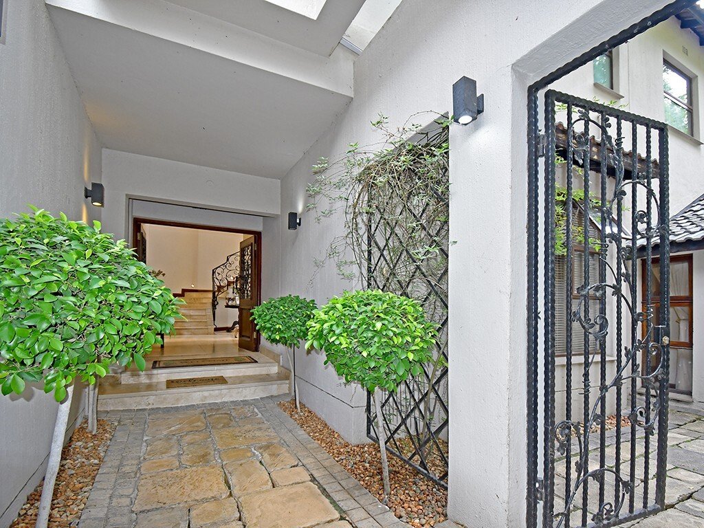 House in Morningside, Benmore Gardens, Gauteng 2 - 16630710