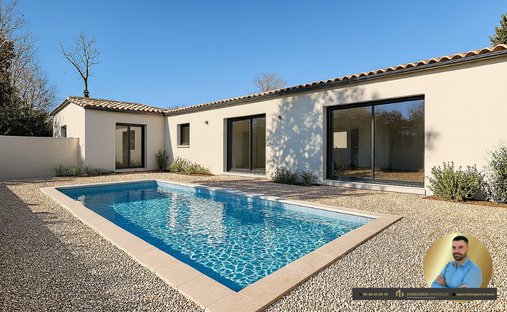 Castle for Sale in Istres, Provence-Alpes-Côte d'Azur, France