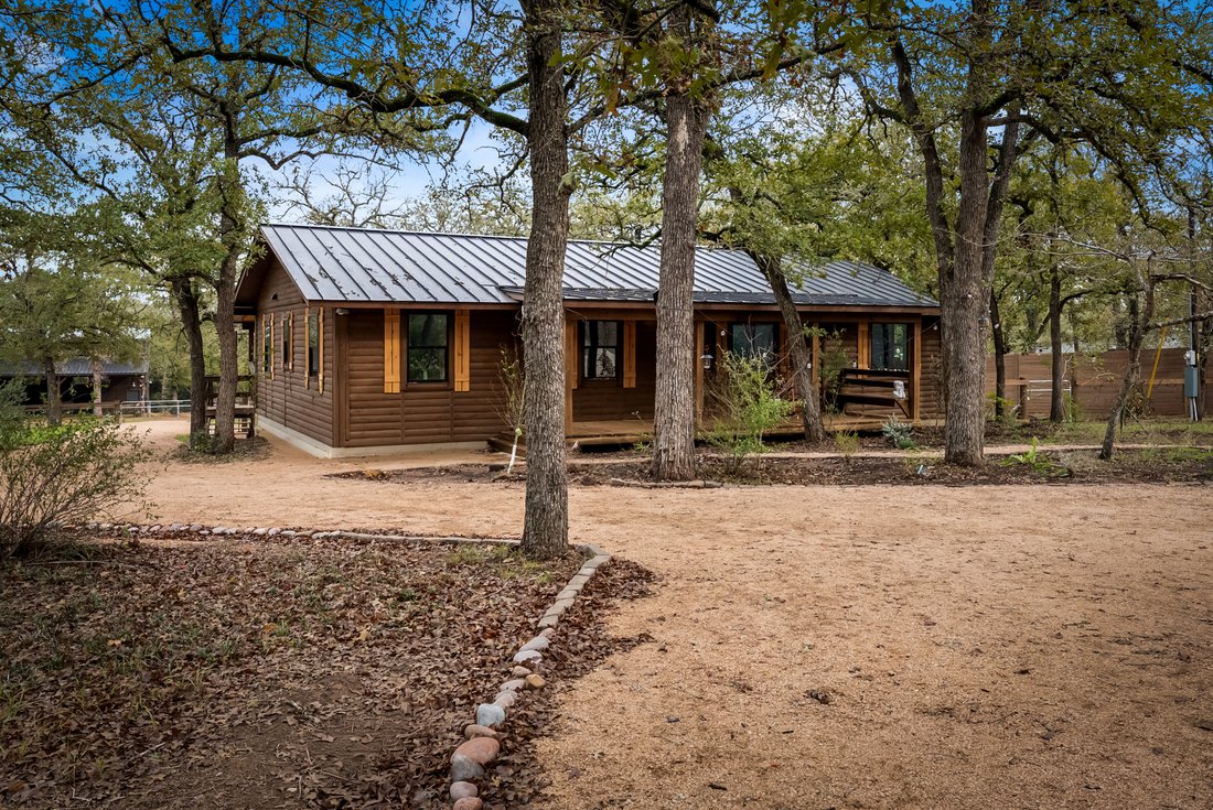 House in Smithville, Texas, United States 2 - 16771921