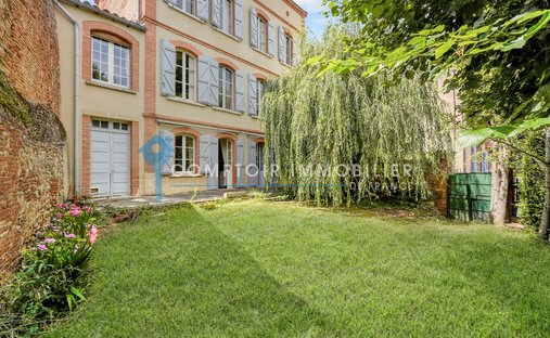 Magnificent Renaissance Style Château With 9ha Land, 2 Gîtes And Pool, 30 Minutes From Toulouse